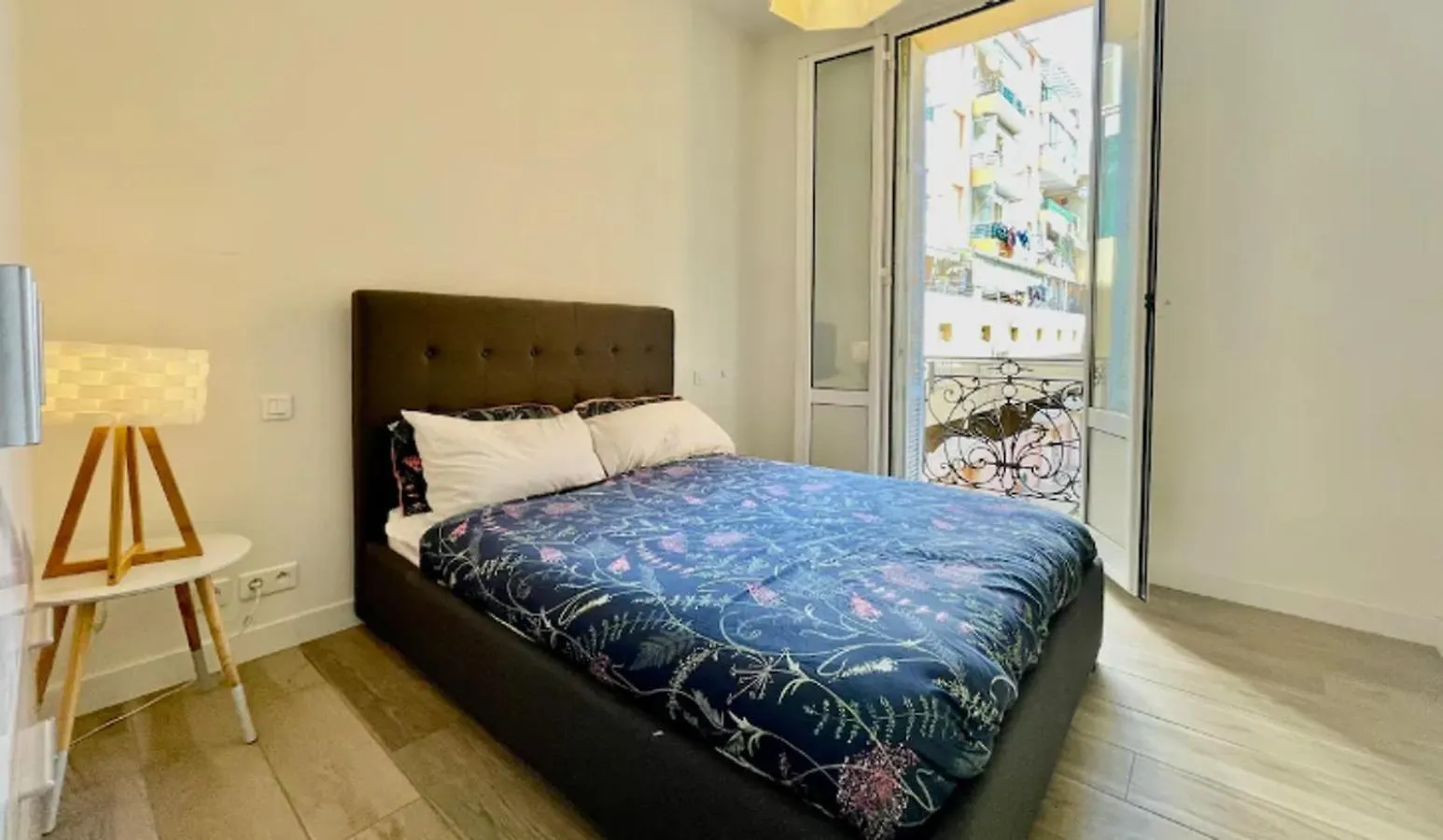 Large 4-Room Town Center Near Monaco Beausoleil Frankreich
